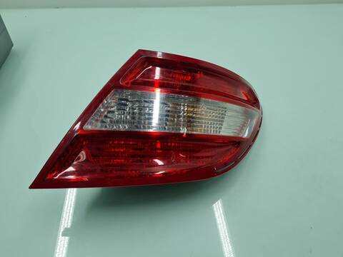 Piloto Trasero Derecho Mercedes Clase C 160 C 220 CDI 204.008) BERLINA 170CV 125KW
