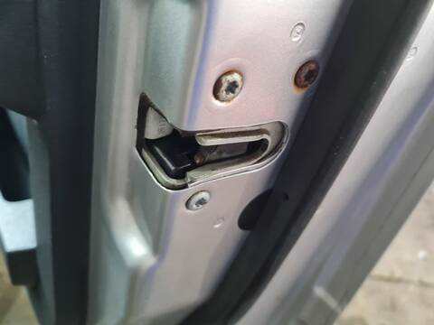 Cerradura Puerta Delantera Derecha Dodge Nitro SE 177CV 130KW