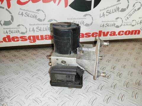 Abs Mercedes Clase CLK 200 2.0 G 163CV BM 208) COUPE M111945