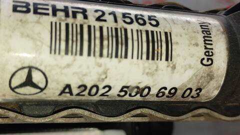 Foto 2ª: Radiador Aceite Mercedes Clase C 160 220 CDI 202.133) BERLINA 125CV 92KW [611960] (1999)