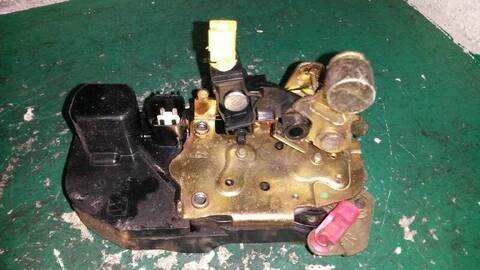 Cerradura Puerta Delantera Derecha Chrysler Voyager 2.8 CRD CAT 150CV 110KW