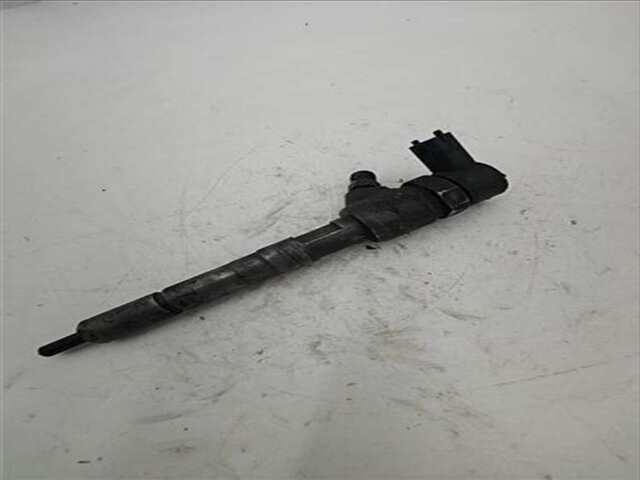 Foto 2ª: Inyectores Opel Corsa 1.3 111 YEARS [1.3 LTR. - 70 KW 16V CDTI]