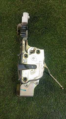 Cerradura Puerta Trasera Izquierda Toyota 4 Runner 3.0 T DIESEL