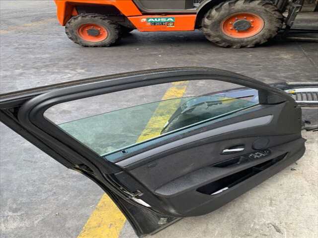 Foto 2ª: Puerta Delantera Izquierda Bmw Serie 5 518 2.0 DI 177CV BERLINA 0CV [N47D20A] (2009)