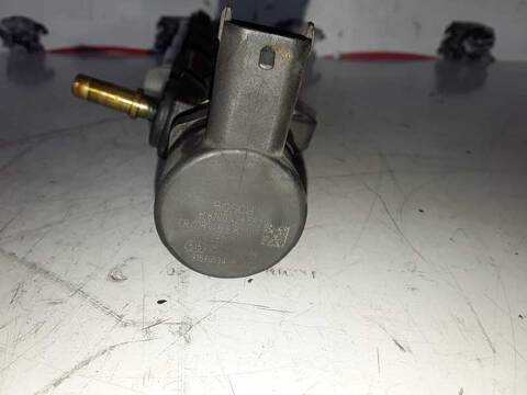 Foto 3ª: Rampa Inyectora Renault Megane GT 2.0 DCI DIESEL CAT 150CV (2002)