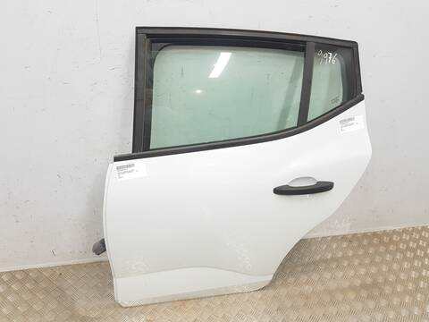 Foto 3ª: Puerta Trasera Izquierda Dacia Sandero ESSENTIAL (2022)