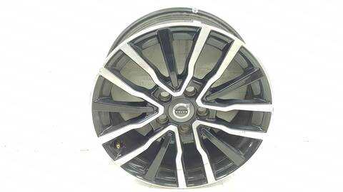 LLanta Aleacion Volvo V40 MOMENTUM