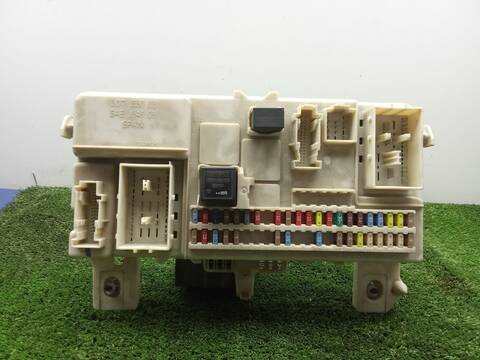 Caja Reles Fusibles Volvo V50 1.6 D 110CV 81KW