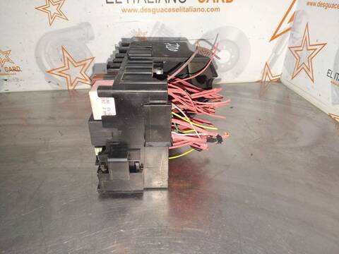 Foto 2ª: Caja Reles Fusibles Renault Laguna EMOTION PLUS COUPE 150CV 110KW [M9RA8] (2010)