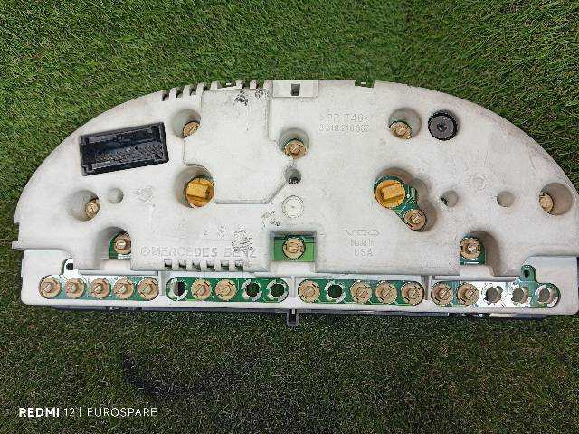Foto 4ª: Cuadro de Instrumentos Mercedes Clase ML 270 2.7 D DCI [612963] (2000)