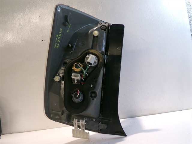 Foto 2ª: Piloto Trasero Derecho Toyota Prius 1.8 G HIBRIDO 2009-2012 [2ZR] (2010)