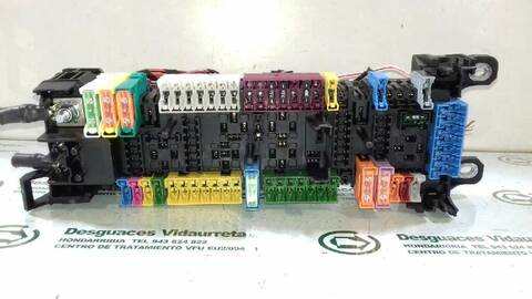 Caja Reles Fusibles Mercedes Clase V 200 136CV 100KW