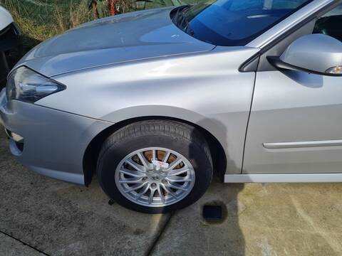 Aleta Delantera Izquierda Renault Laguna DYNAMIQUE TOMTOM III 110CV 81KW