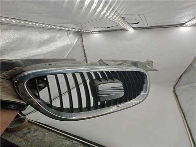 Foto 3ª: Rejilla Delantera Seat Leon 1.9 STYLANCE - STYLE [1.9 LTR. - 77 KW TDI] [BXE]