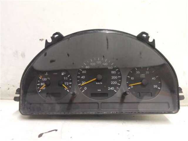 Foto 1ª: Cuadro de Instrumentos Mercedes Clase ML 270 2.7 CDI 20V 163CV (CLASE M) [OM612963]