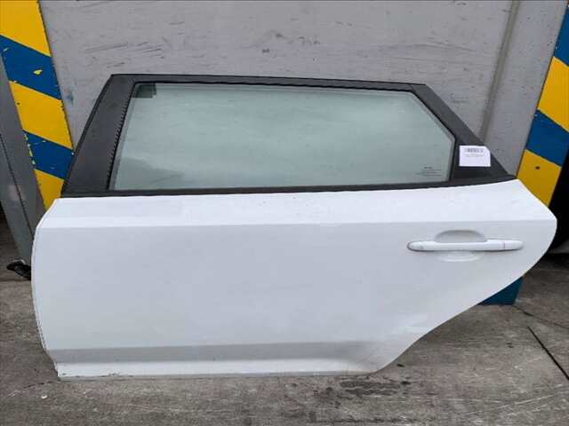 Puerta Trasera Izquierda Kia Ceed 1.6 CRDI 128CV 94KW D4FB ED)