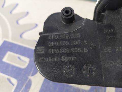 Foto 3ª: Tapa Exterior Combustible Seat Arona VERSION INDEFINIDA (2017)