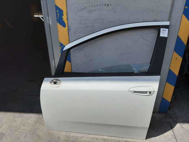 Puerta Delantera Izquierda Fiat Punto 1.2 8V
