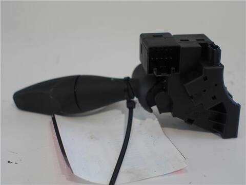 Foto 2ª: Mando Multifuncion Ford Fiesta 1.4 16V 80CV 59KW [FXJB] (2004)