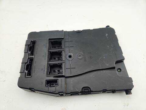 Foto 2ª: Caja Reles Fusibles Renault Scenic EMOTION 131CV 96KW [F9Q804] (2007)