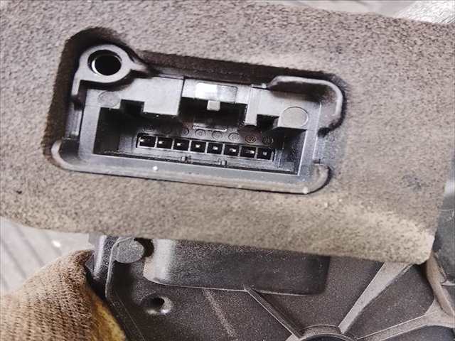 Foto 3ª: Cerradura Puerta Delantera Izquierda Volkswagen Caddy 2.0 TDDI 102CV (2024)